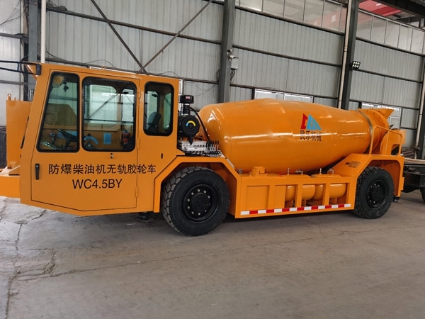 礦用濕噴臺(tái)車(chē)，礦用混凝土泵，礦用攪拌機(jī)發(fā)貨